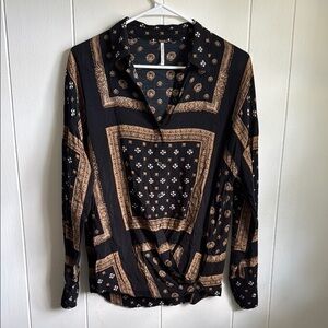 Free People Little Secrets Scarf Print Button Up Top sz xs